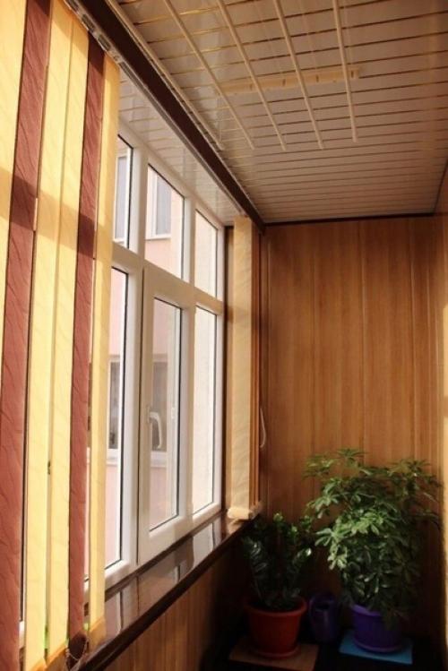 Вот, за одни выходные муж сделал нам симпатичный балкончик, вполне бюджетненько и со вкусом. 06