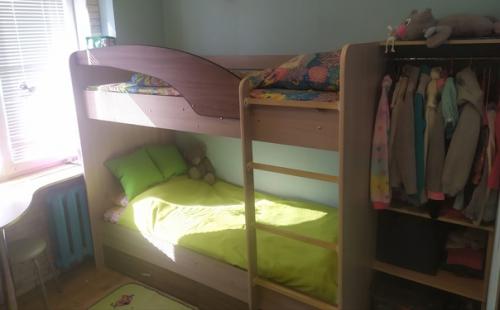 Такую комнату сделали для своих детей. 02