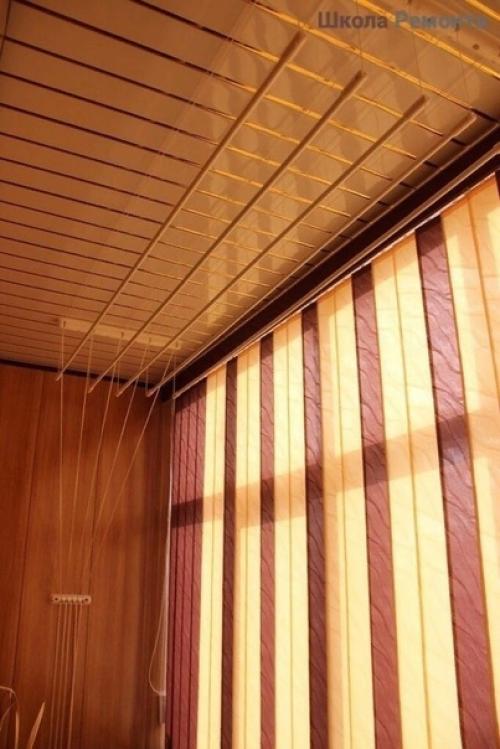 Вот, за одни выходные муж сделал нам симпатичный балкончик, вполне бюджетненько и со вкусом. 08