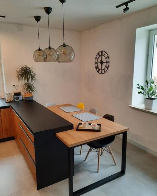 Такую кухню мы у себя в доме сделали. 02