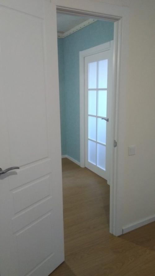 Мы долго все ломали, затем столько же выносили весь мусор, чтобы получить по итогу цивильную квартиру. 09