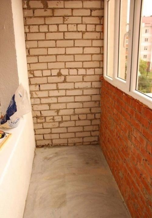 Вот, за одни выходные муж сделал нам симпатичный балкончик, вполне бюджетненько и со вкусом.