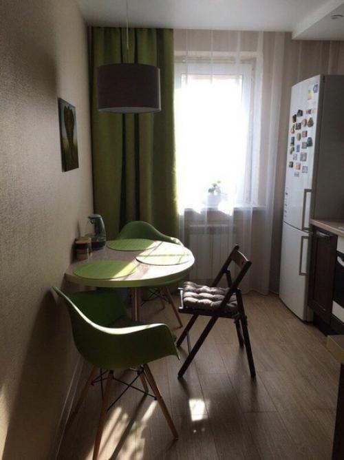 Кухню не делали какую то там со сверх супер пупер дизайном. 01