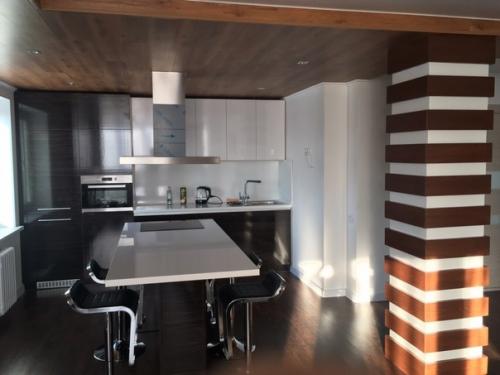 Показываю вам наш скромный ремонт в квартире, который мы решили сделать в неком таком деловом стиле. 05