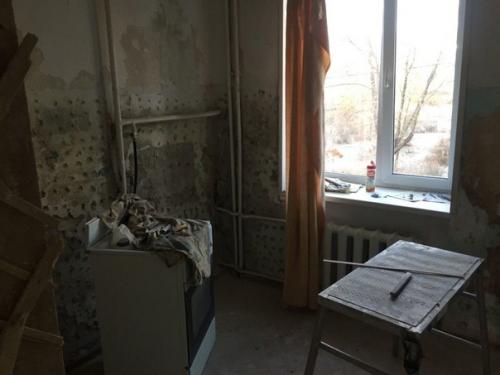 Купили такую вот квартиру в старом доме. 06