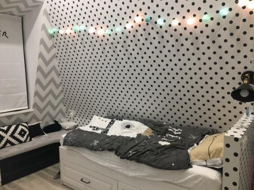 Простенький, но весьма уютный ремонт в комнате нашей дочки. 01