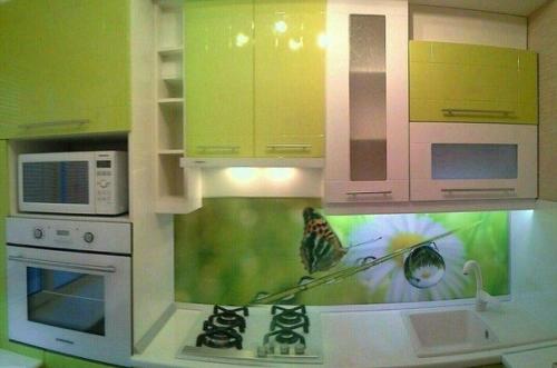 Вот так мы свою небольшую кухню оформили. 04