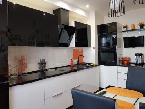 Девушка сказала, что это был ее первый опыт в ремонте. 03