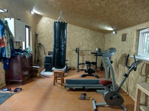 Хочу показать вам какую берлогу я себе соорудил на участке. 02