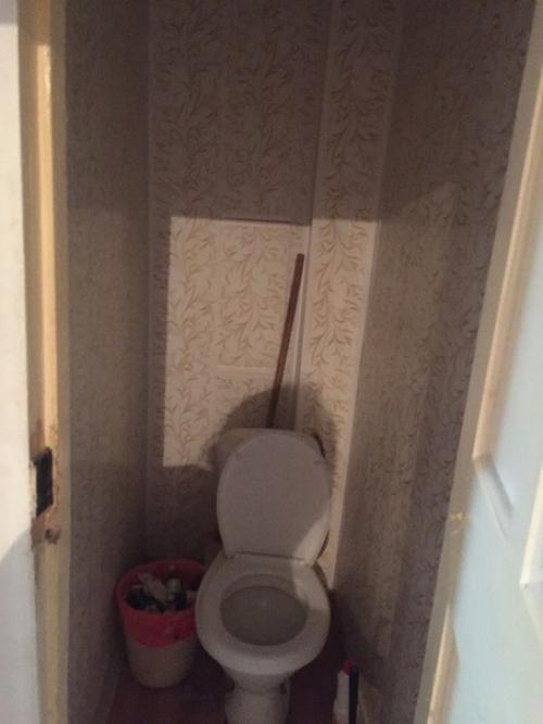 Купили такую вот квартиру в старом доме.