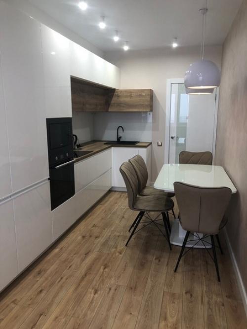 Всегда мечтала о кухне без ручек, в стиле техно если не ошибаюсь.  