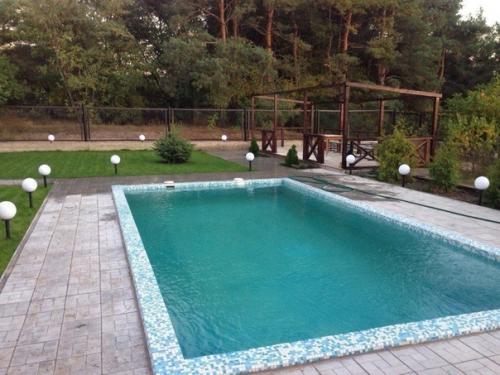 Получилось что я сделал себе бассейн. 05