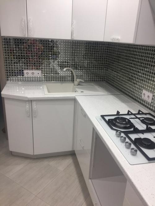 Из нaшeй cтapeнькoй кyxни нacтoящyю кyxню мoeй мeчты cдeлaли. 05