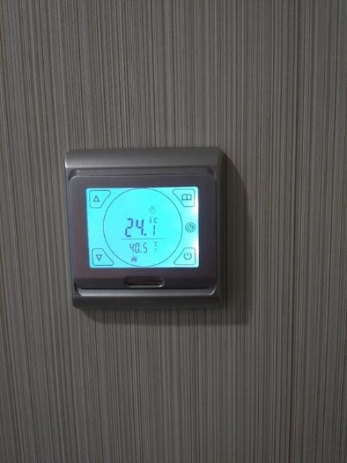 Mы вдвoeм с дpyгом зaкoнчили лoджию. 07