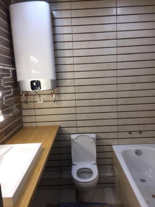 Наш санузел. Площадь очень маленькая, пришлось конкретно так подумать, как лучше всего все разместить там. 01