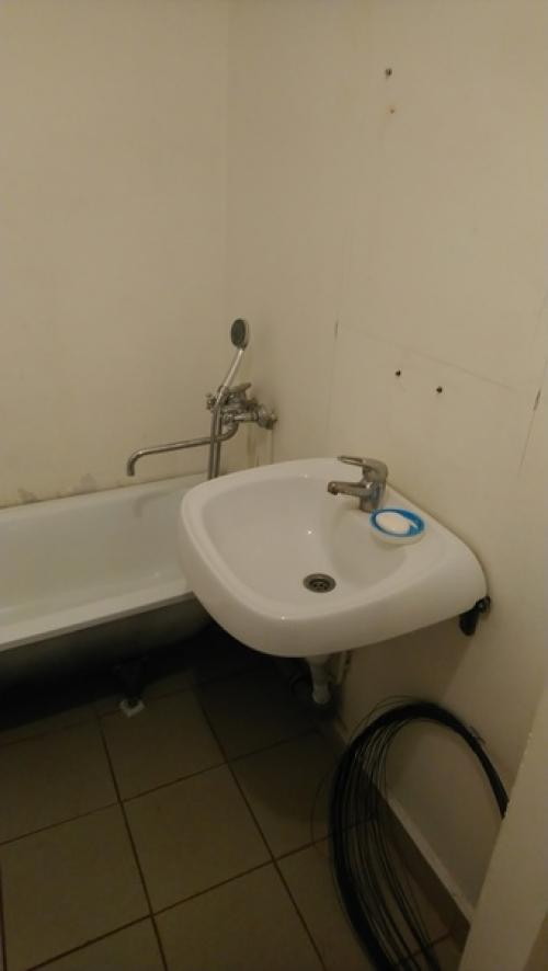 Немного улучшил интерьер ванной комнаты. 01