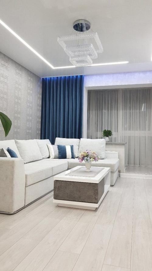 Наша гостинная и по совместительству спальная комната.