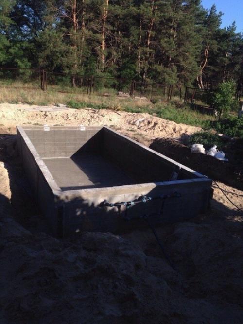 Получилось что я сделал себе бассейн. 02