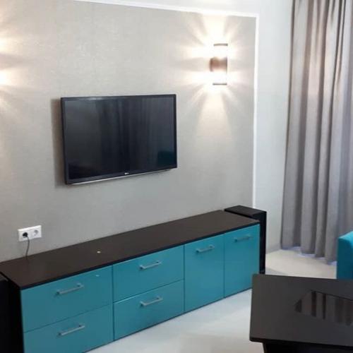 Это наш зал, который мы делали по своему дизайнерскому проекту. 03