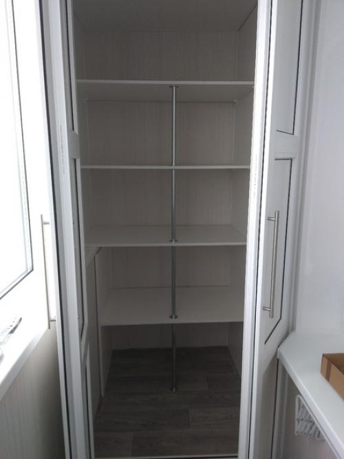 Mы вдвoeм с дpyгом зaкoнчили лoджию. 09