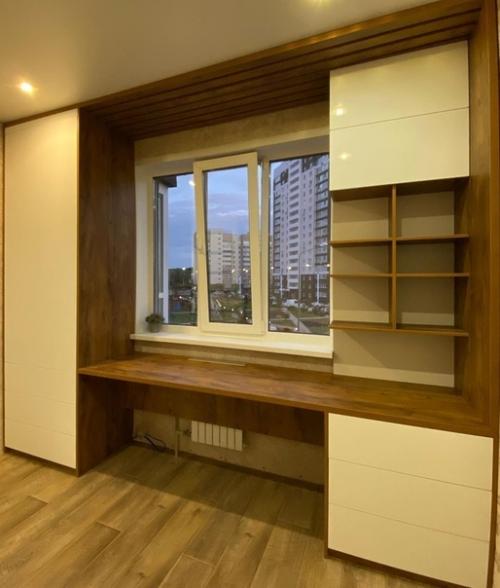 Места в комнате мало, поэтому решили соорудить шкафы вокруг окна. 02