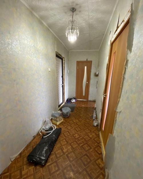 Недавно осознали, что пришла пора обновлять ремонт в квартире, потому что все уже устарело и износилось. 03