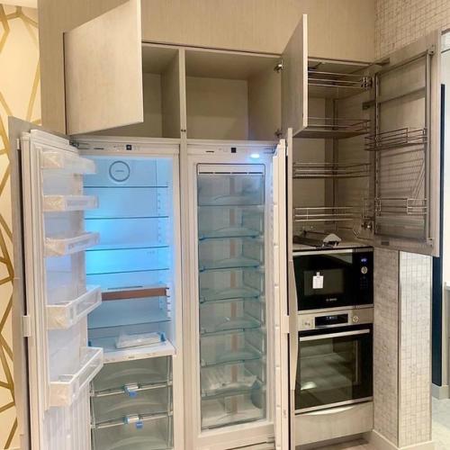 Объединили лоджию с кухней, чтобы было больше места. 06