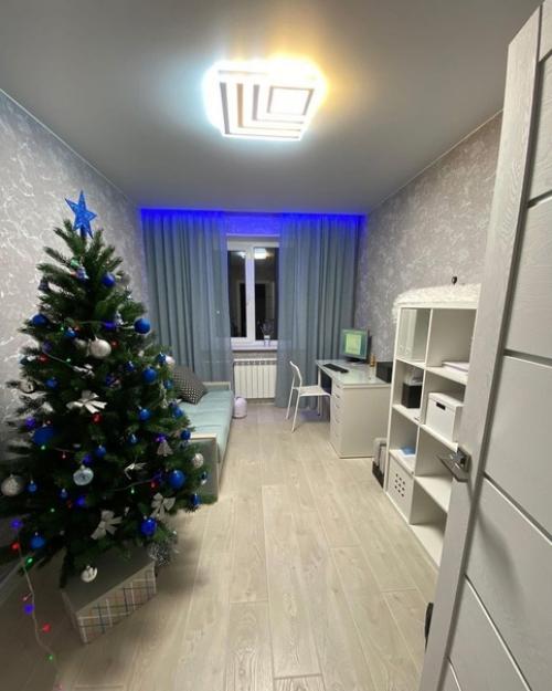 Недавно осознали, что пришла пора обновлять ремонт в квартире, потому что все уже устарело и износилось. 06