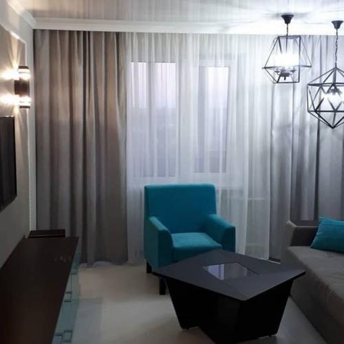 Это наш зал, который мы делали по своему дизайнерскому проекту. 01