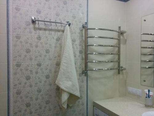 Сделали бюджетный ремонт в ванной комнате. 03