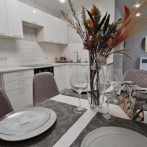 Очень стильный ремонт в квартире, сделанный в светлых тонах. 02