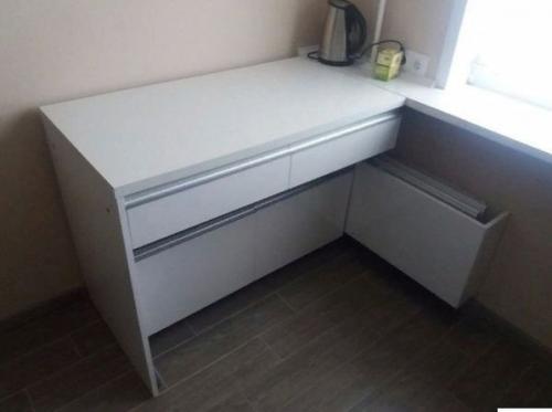 Долго все продумывали и рассчитывали, чтобы все на нашей кухне было как надо. 01