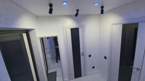 Такой ремонт вышел в прихожей. 03