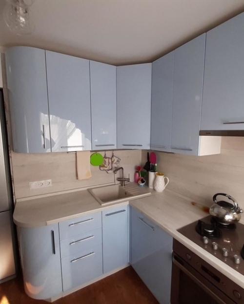 Простая и очень симпатичная кухня. 03