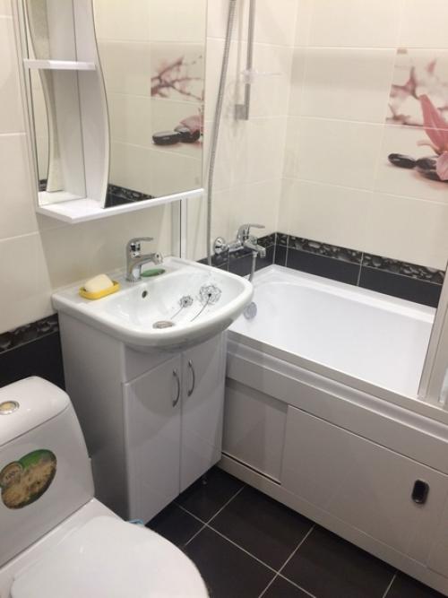 Сделали ремонт в ванной комнате, совмещённой с санузлом. 03