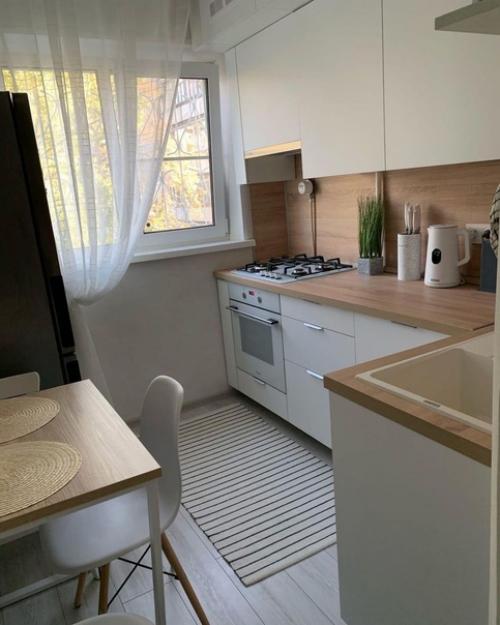 Очень симпатичная и современная кухня. 01