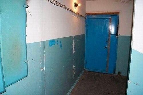 Мужчина наш подъезд в сказку превратил. 01