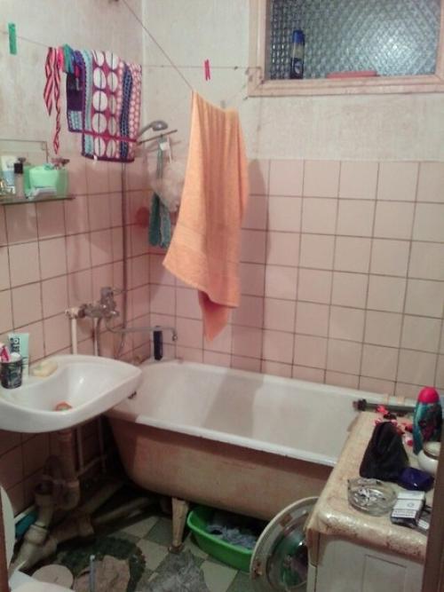 Сделали ремонт в ванной комнате, совмещённой с санузлом. 01