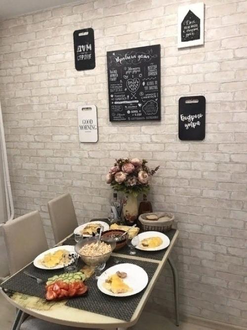 Вот такая у нас простенькая кухня после ремонта. 01