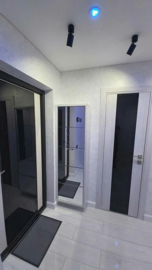 Такой ремонт вышел в прихожей.