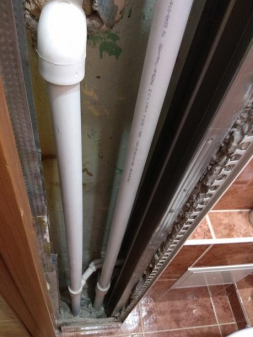 Потребовалась срочная замена труб и хочу показать, какой огромный минус их прятать в коробы.