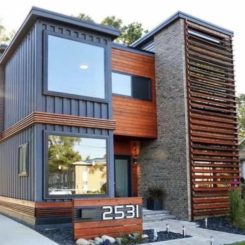 Семейная пара давно мечтала о собственном доме, но чтобы осуществить такую мечту, нужны большие средства. 04