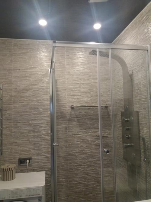 Вот такие интерьеры я сделал в своих ванной комнате и туалете.