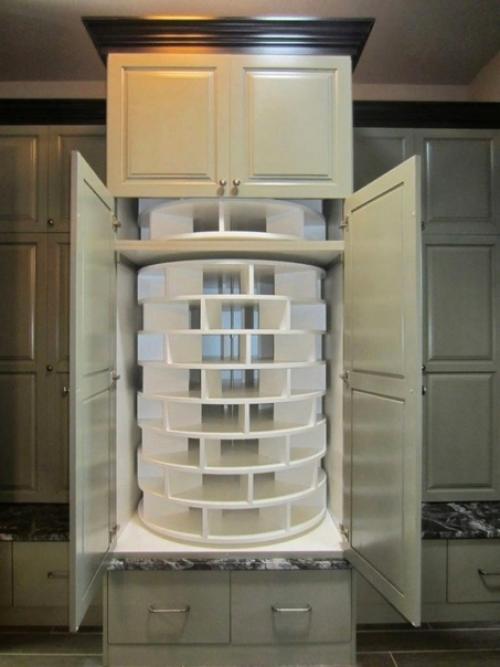 Интересная и необычная полочка для обуви, главный плюс в том.