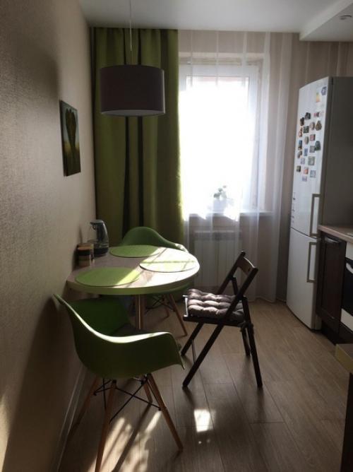 Наша простенькая, но в то же время светлая и красивая кухня. 02