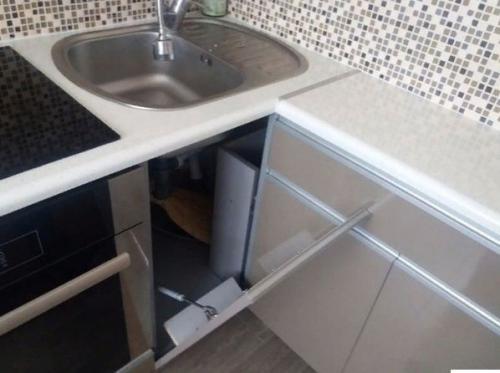 Долго все продумывали и рассчитывали, чтобы все на нашей кухне было как надо. 05