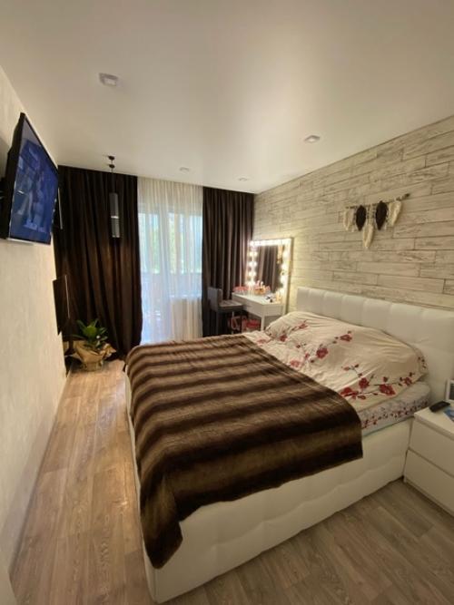 Такая спальня у нас получилась, площадь 15 квадратов.