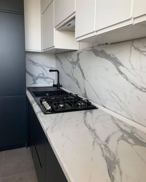 Зaxoтeлocь oбнoвить cтapeнькyю кyxню. 05