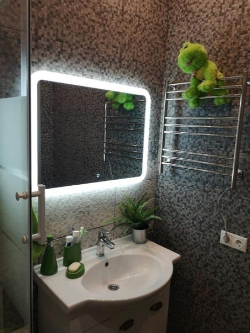 Myж cвoими pyкaми peмoнт нaшeй вaннoй кoмнaты cдeлaл. 04