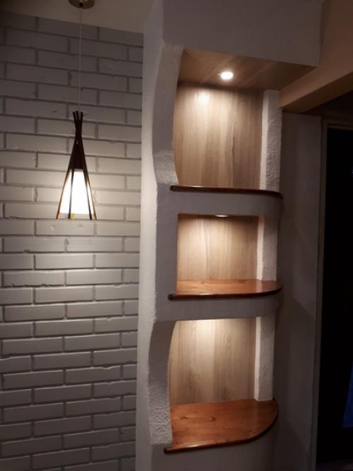 Вот такой ремонт прихожей сделал мой муж. 01